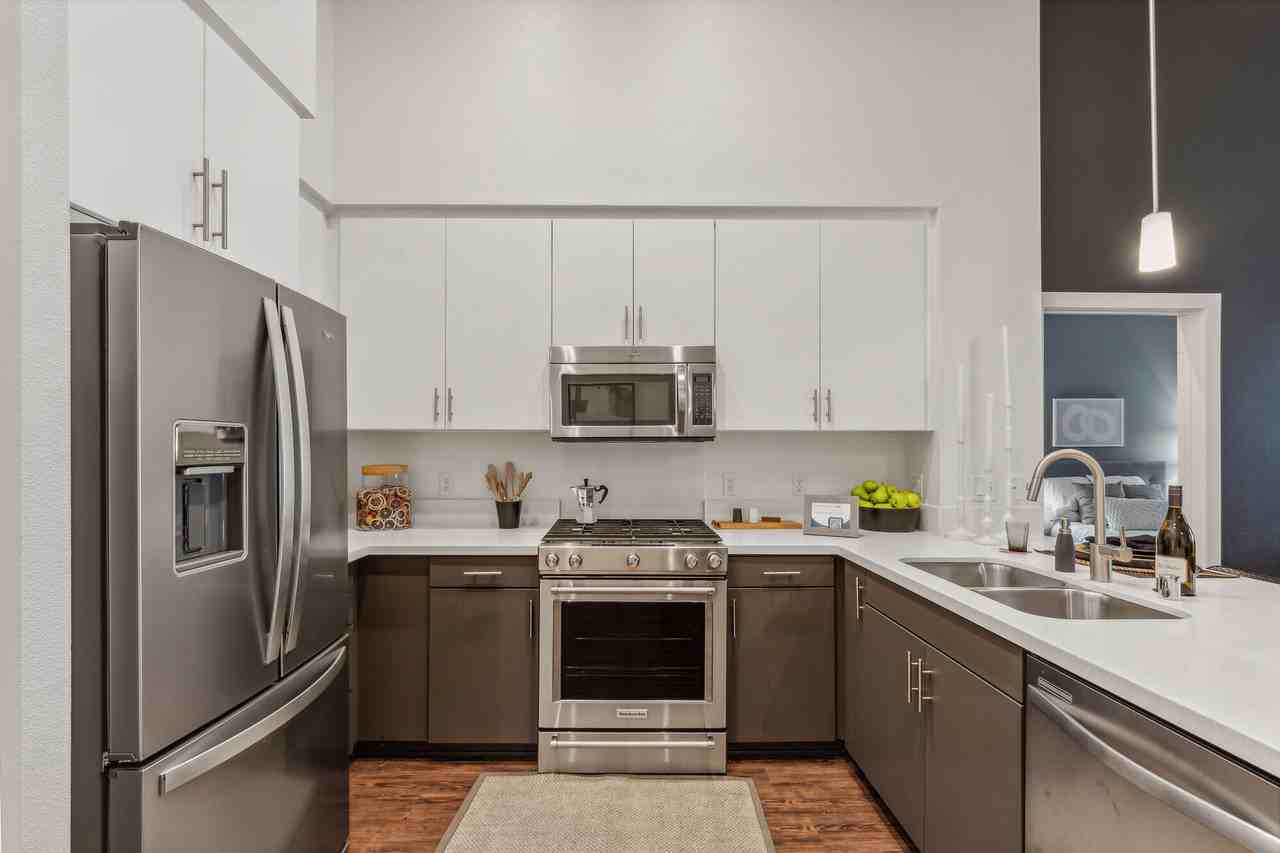 Nineteen01 - Photo 4 of 49