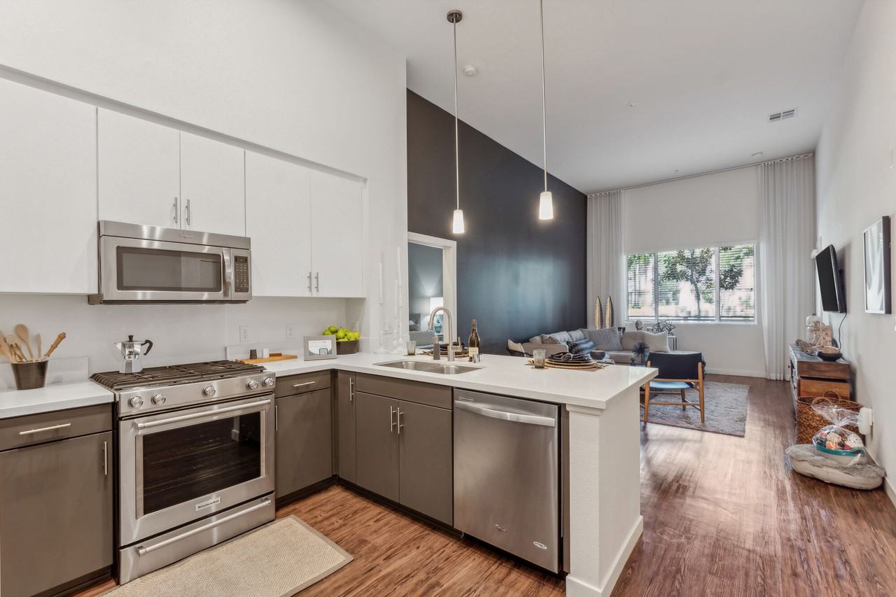 Nineteen01 - Photo 5 of 49