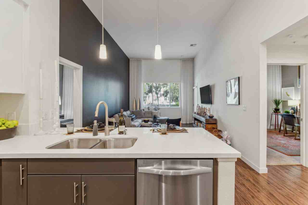 Nineteen01 - Photo 6 of 49