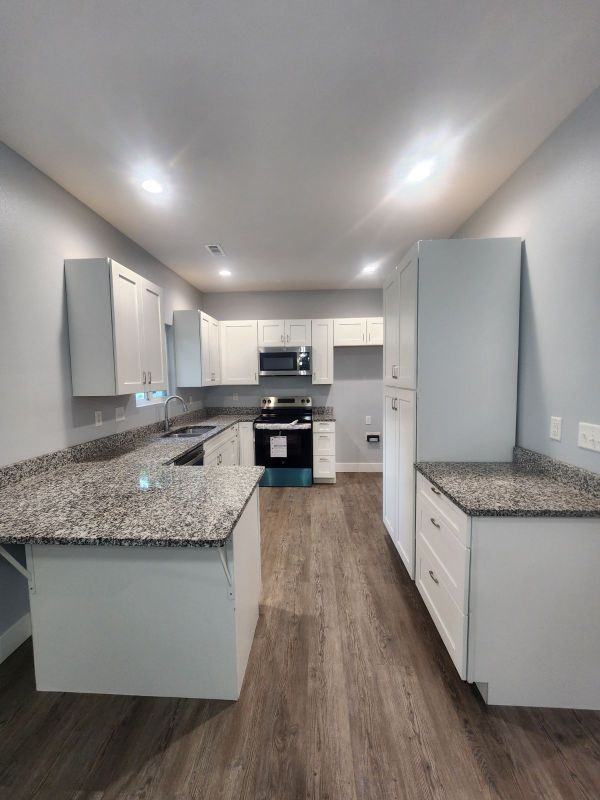 400 E North St - Photo 3 of 6