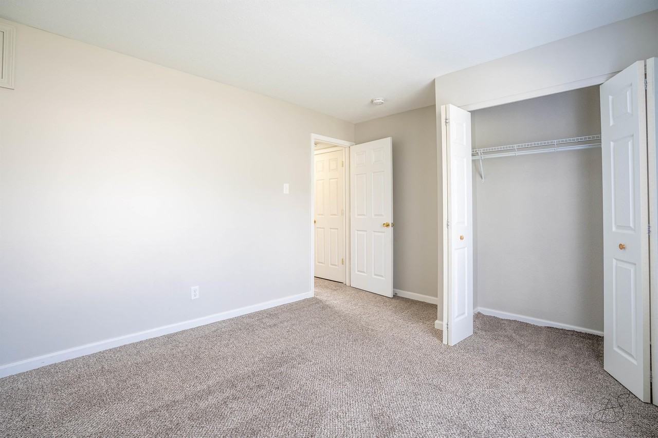 2000 Westgate Avenue - Photo 2 of 10