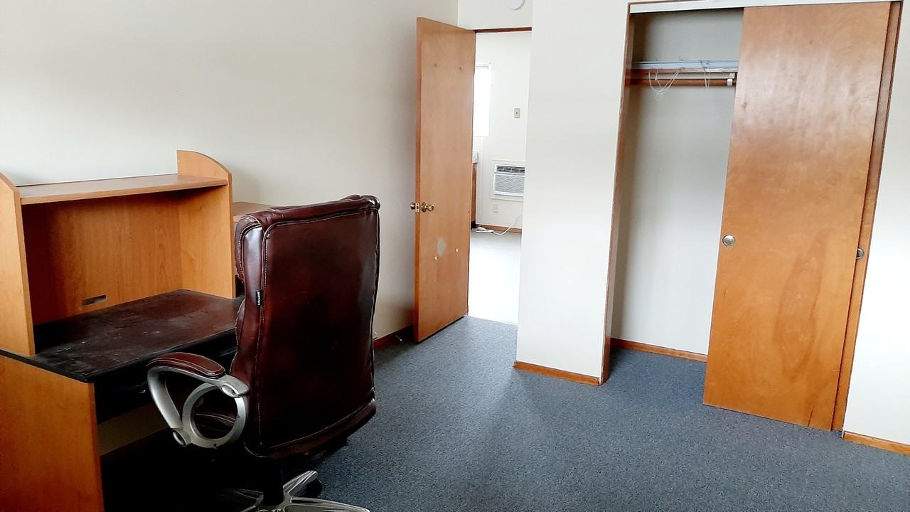 1213 N Indiana St - Photo 2 of 7