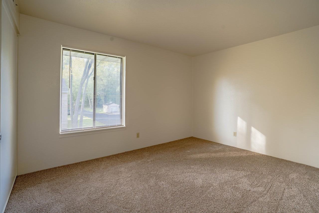 700 Platt St - Photo 2 of 15