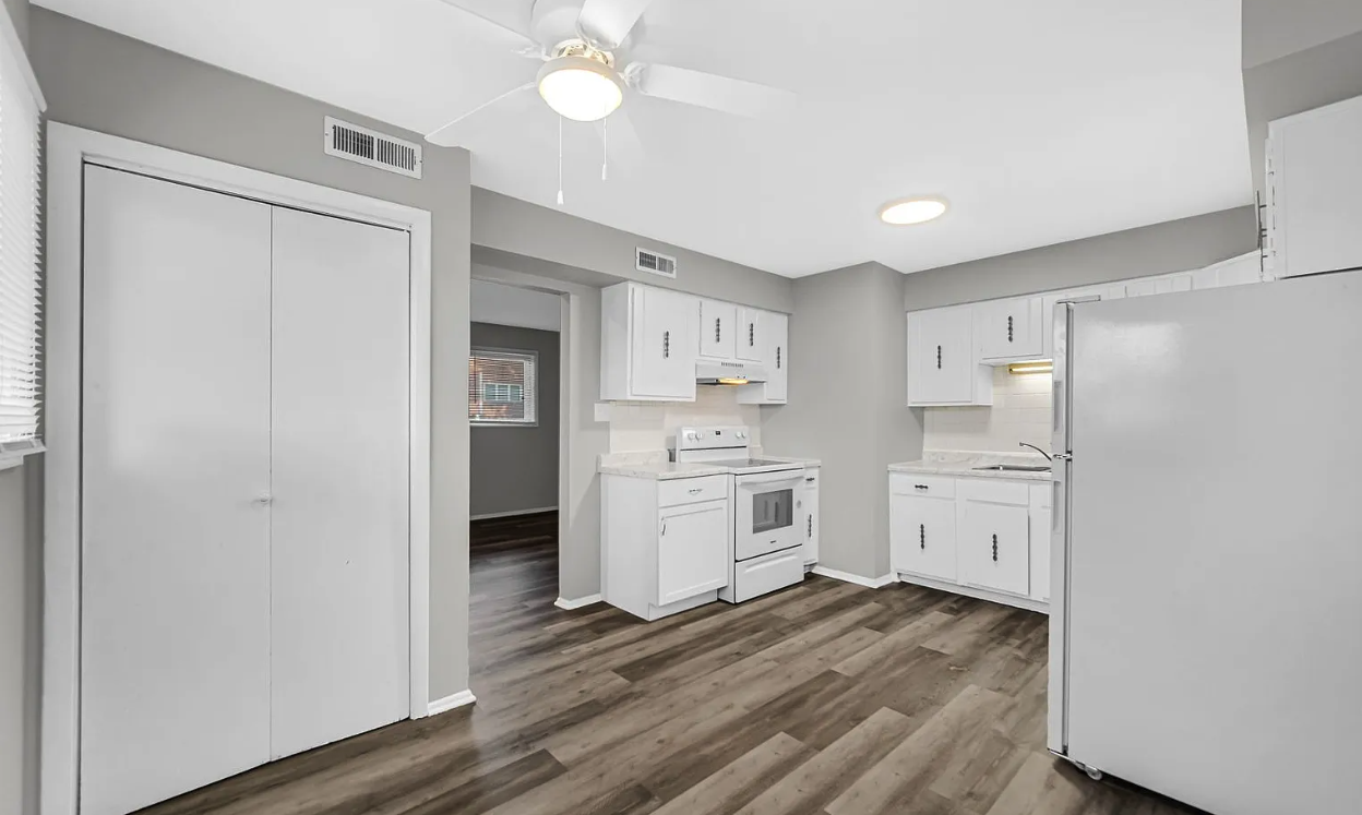 9201 Kennedy Avenue - Photo 2 of 9