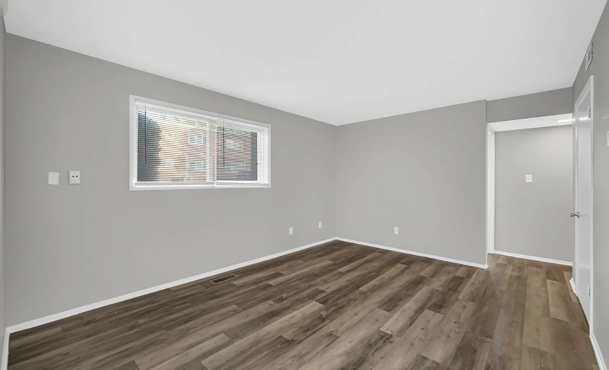 9201 Kennedy Avenue - Photo 3 of 9