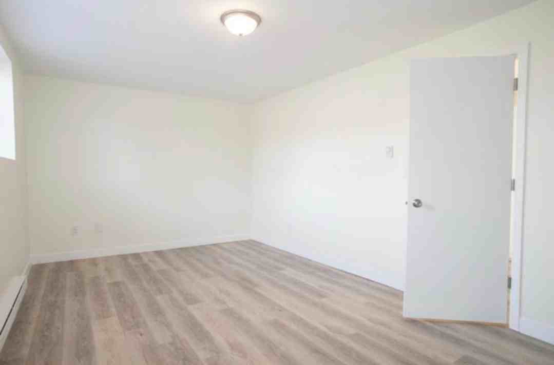 652 Northgate Circle - Photo 2 of 26