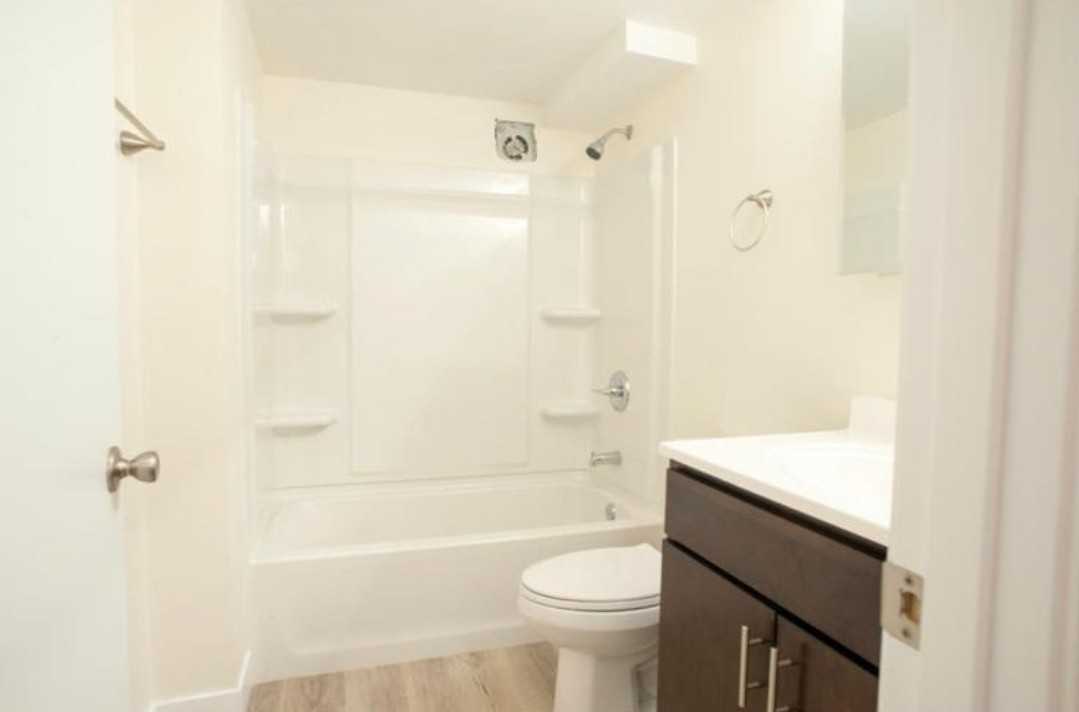 652 Northgate Circle - Photo 3 of 26