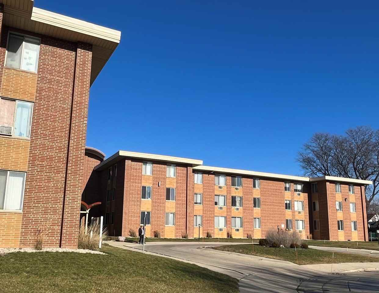 The Southport Apartments - Photo 4 of 12