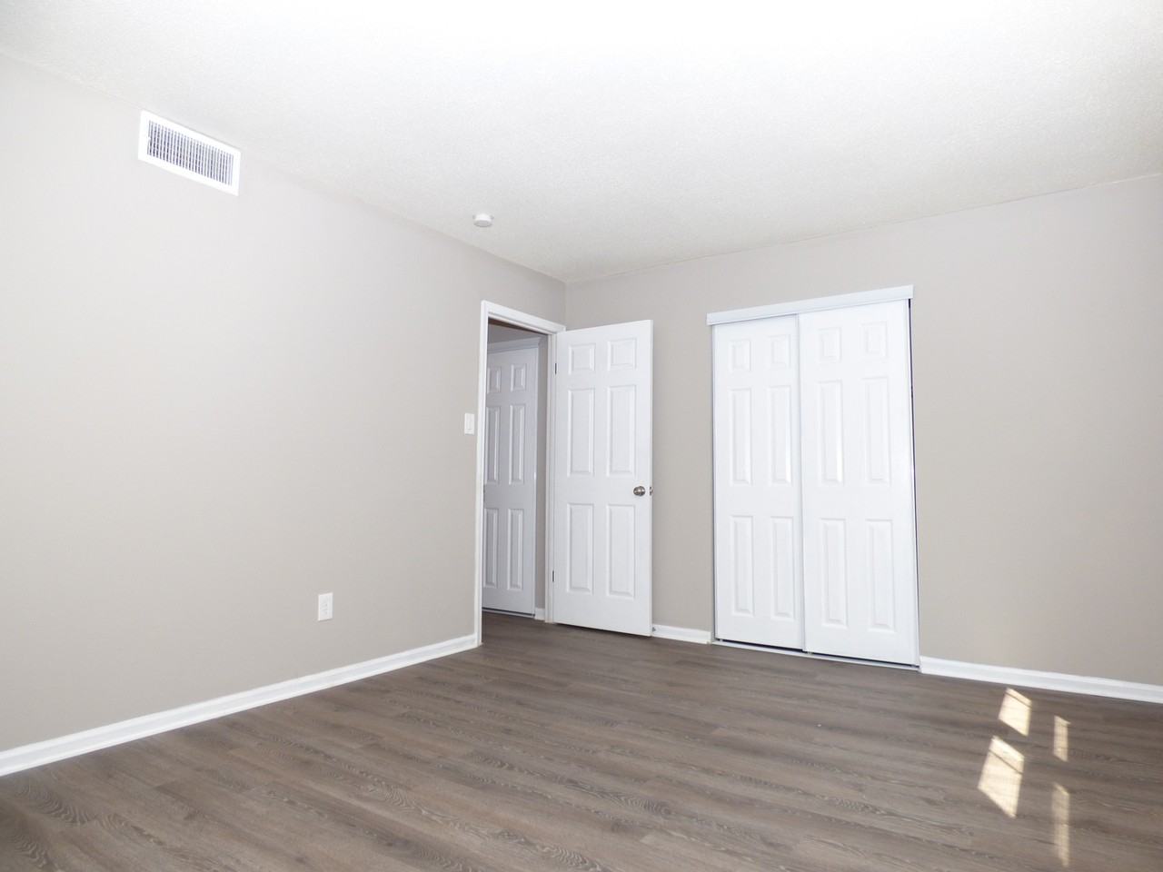 Orchard Apartments - Photo 4 of 18