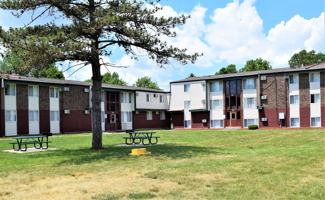 featured image of 40 Pinewood Cir