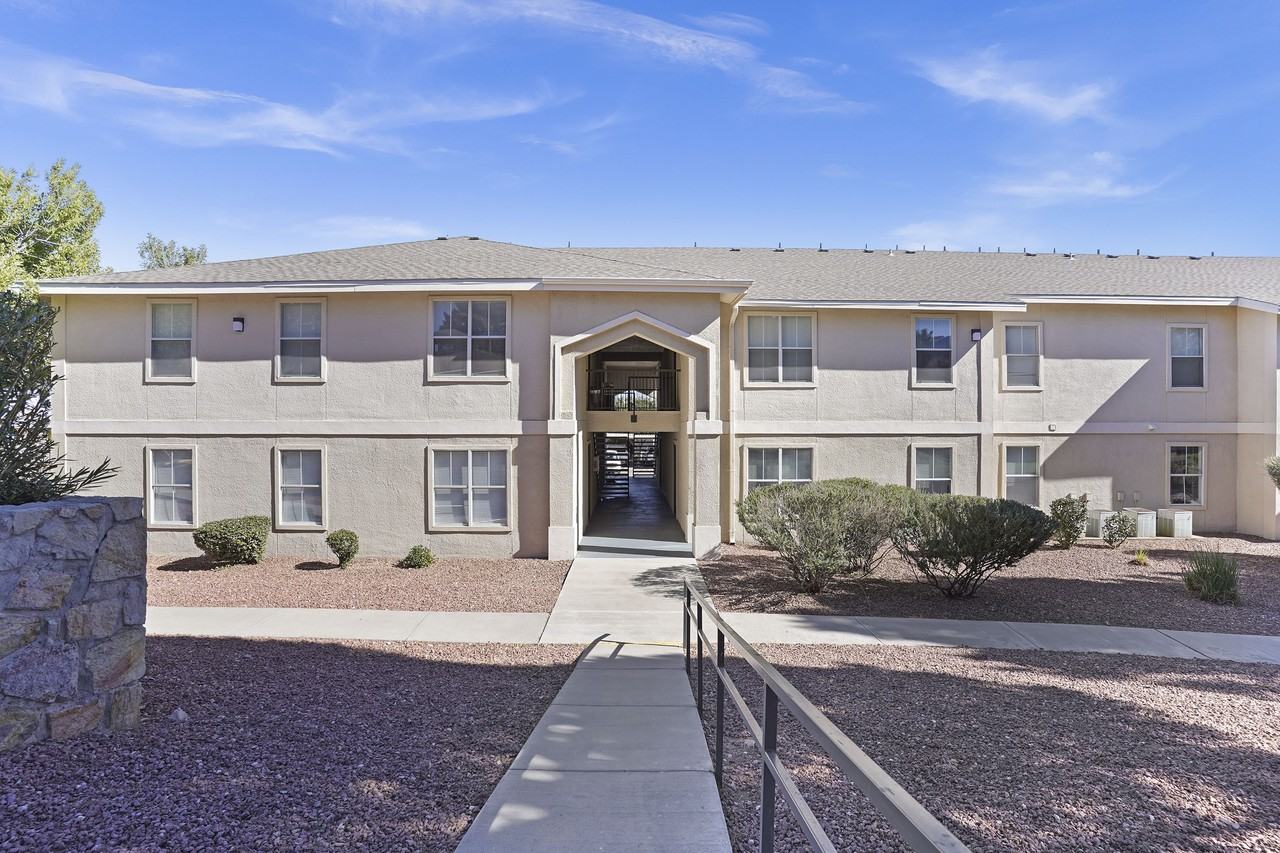 Patriot Apts. - Photo 2 of 15