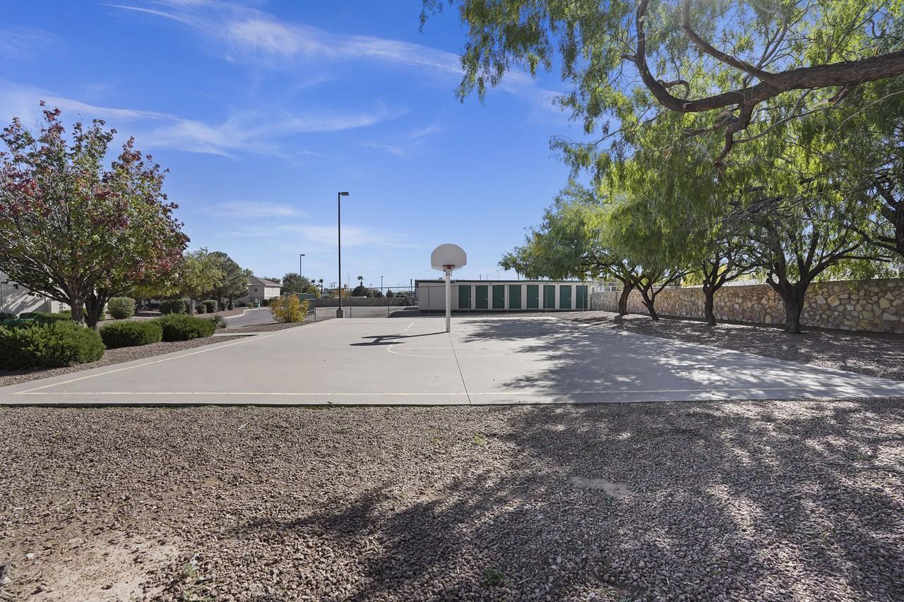 Patriot Apts. - Photo 4 of 15