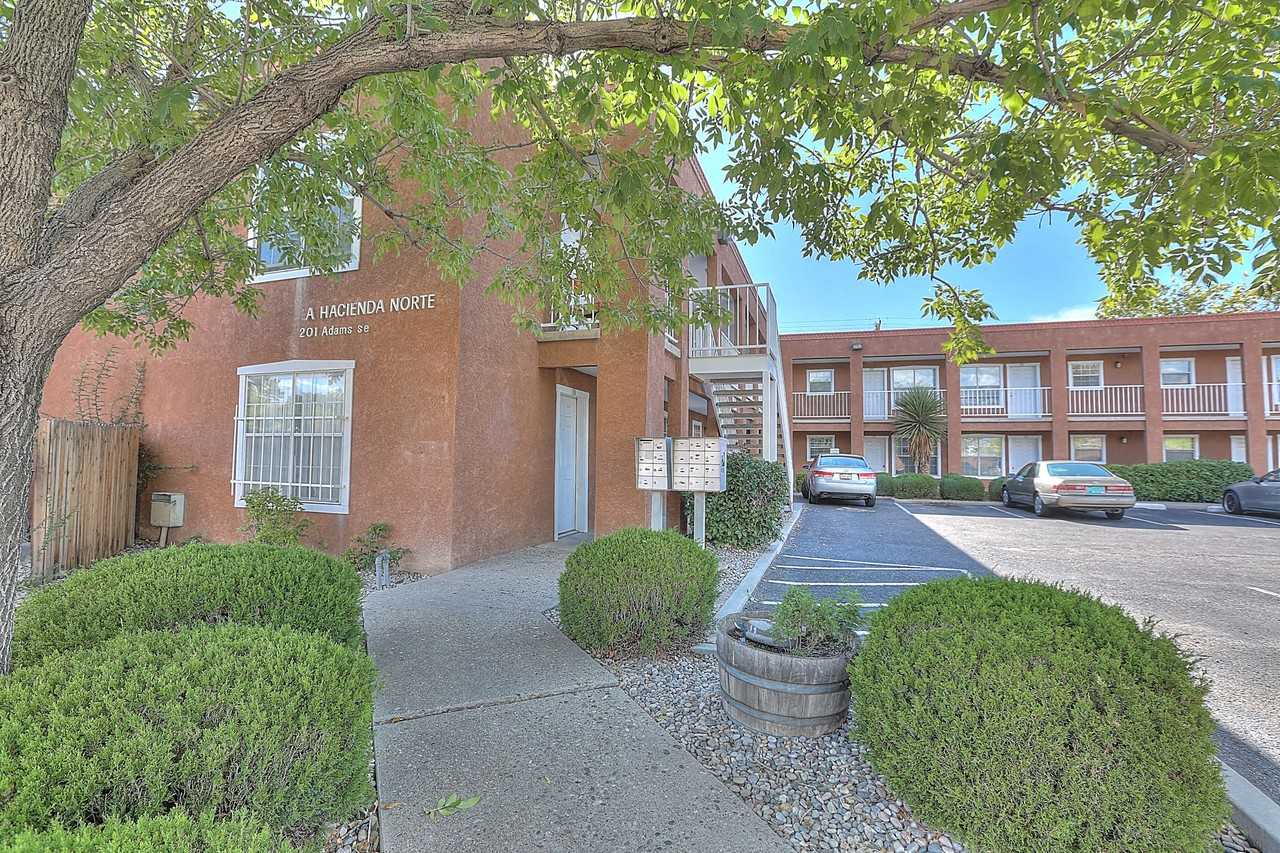 Hacienda Norte Apartments - Photo 3 of 12