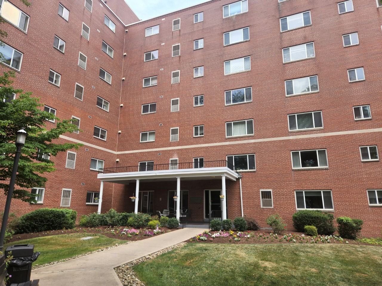 Washington Gardens - Photo 3 of 50