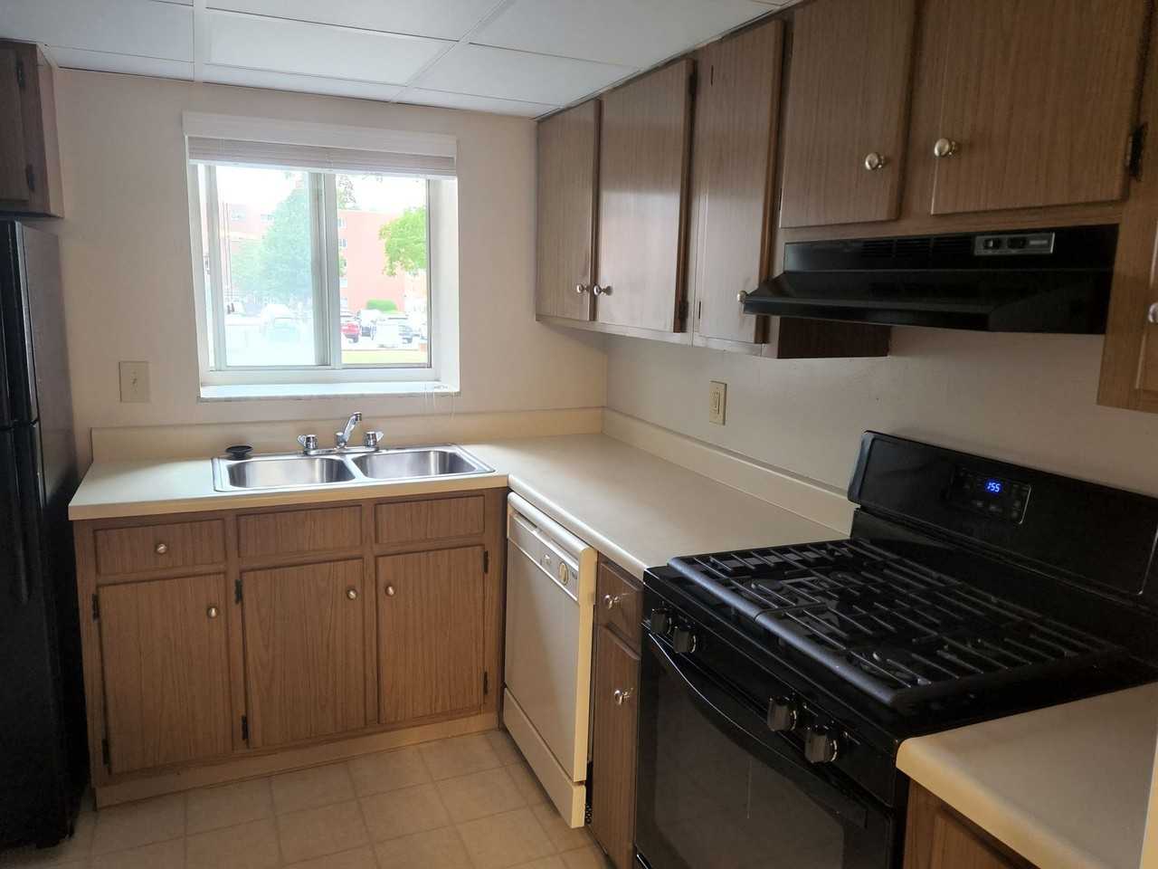 Washington Gardens - Photo 6 of 50