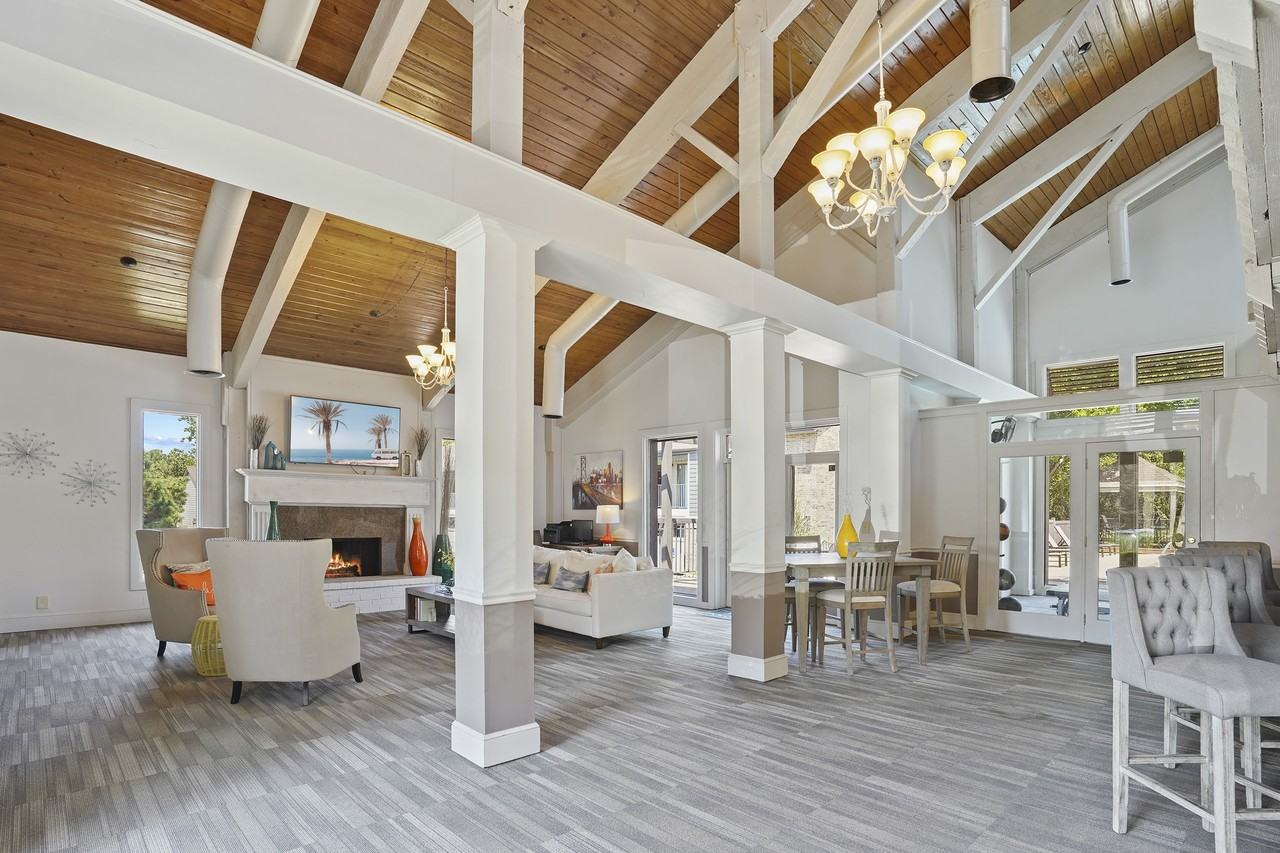 Polo Run Apartments - Photo 6 of 17