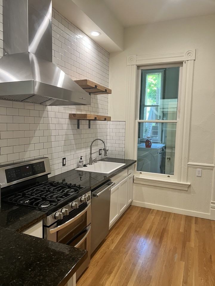 1536 Broderick Street - Photo 2 of 24