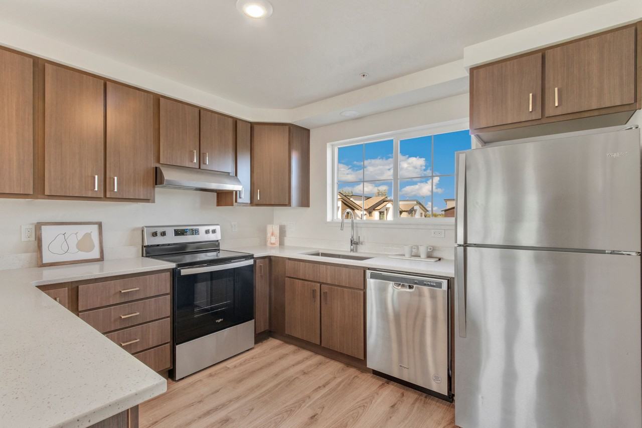 312 E Rr Ave #A301 - Photo 3 of 12