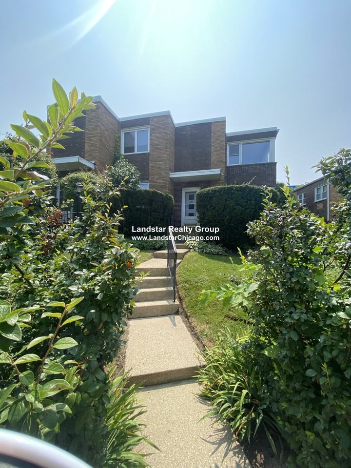 434 Elm Pl #1 - Photo 3 of 30