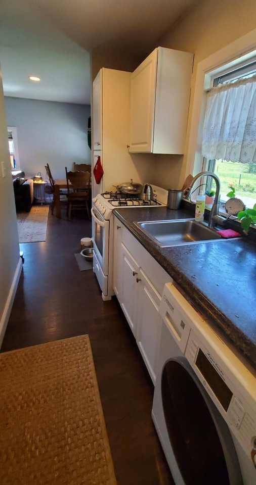 42 Eringlen Way #1 - Photo 3 of 10