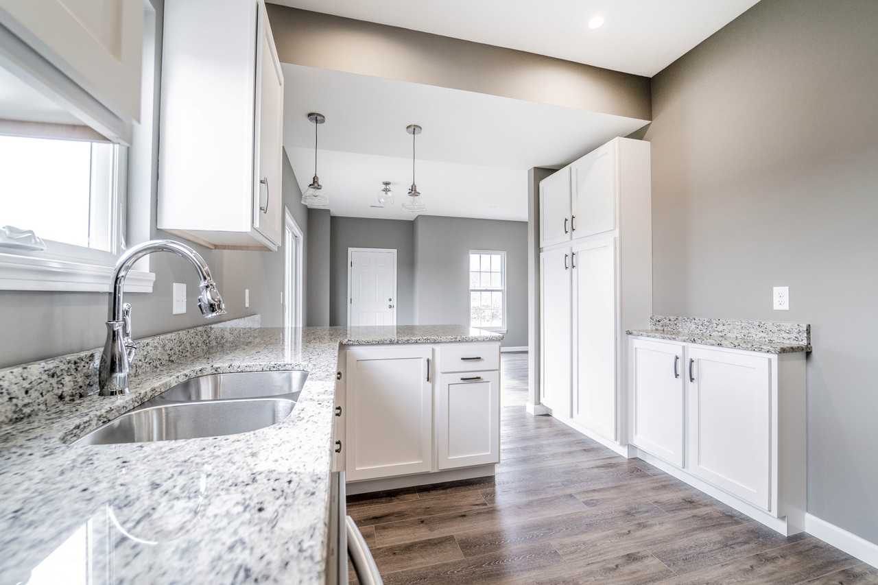 27 Town Square Blvd #NA - Photo 3 of 7