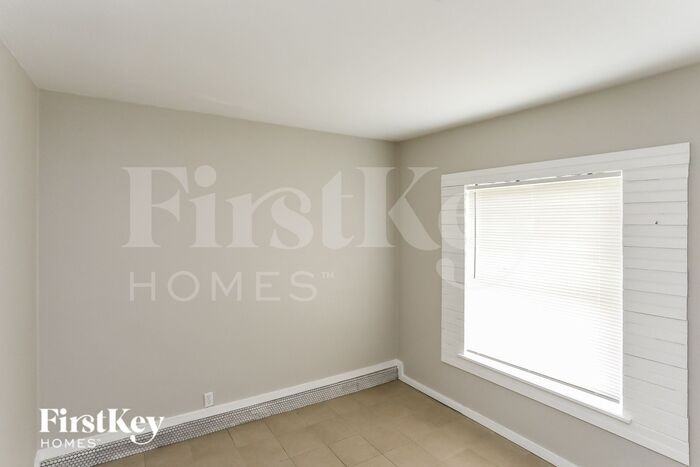 2201 Arcady Ln - Photo 3 of 15