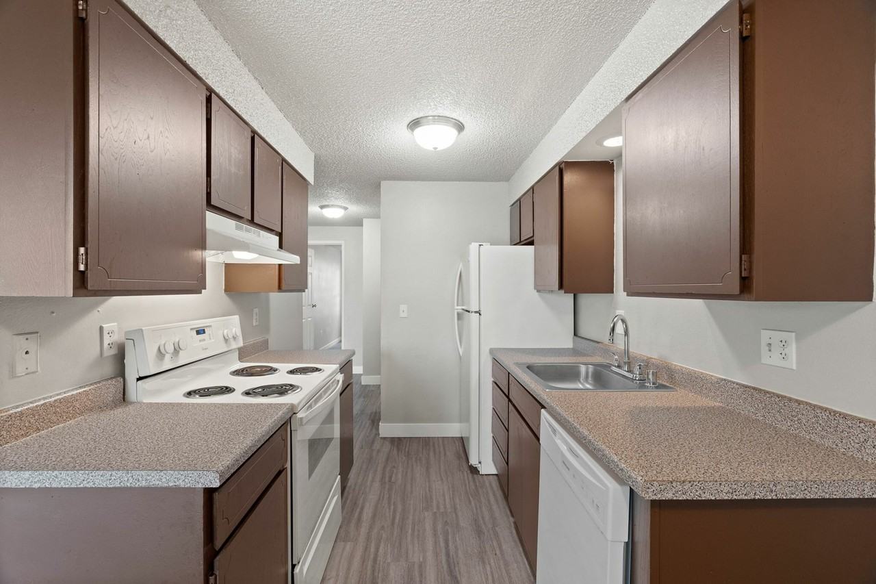 Riverton Terrace - Photo 4 of 31