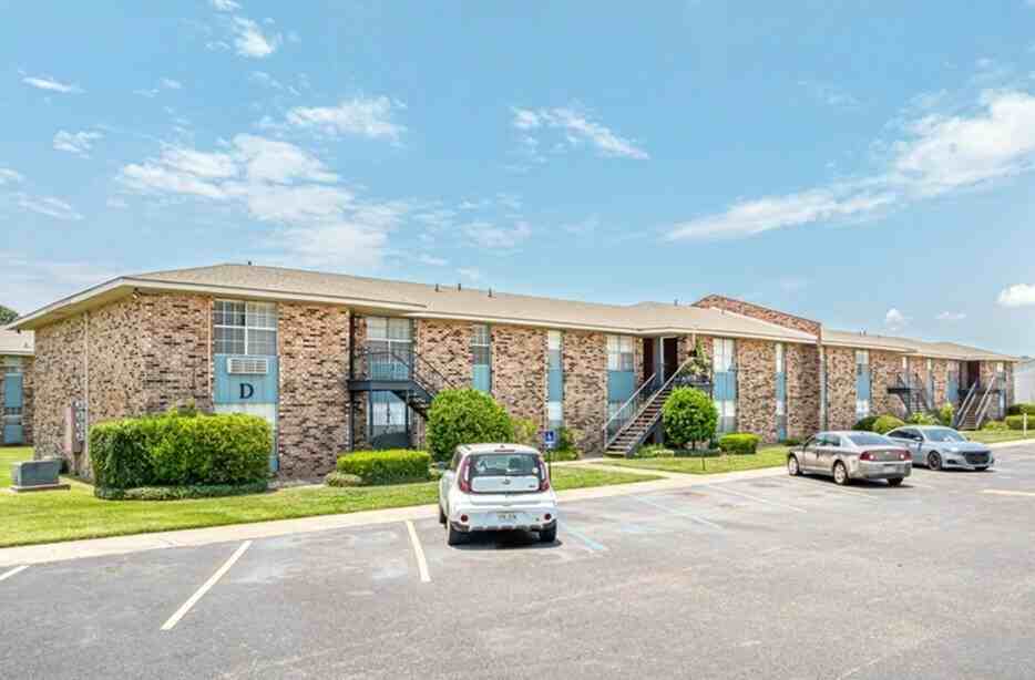 Lux of Lafayette - Photo 2 of 14