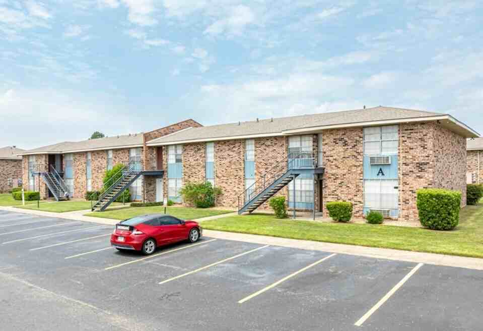 Lux of Lafayette - Photo 3 of 14