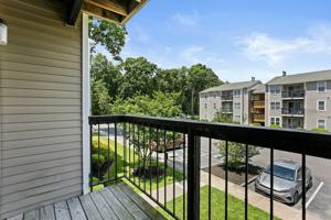 featured image of 701 College Ln