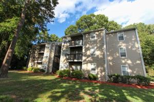 featured image of 701 College Ln