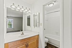 featured image of 701 College Ln