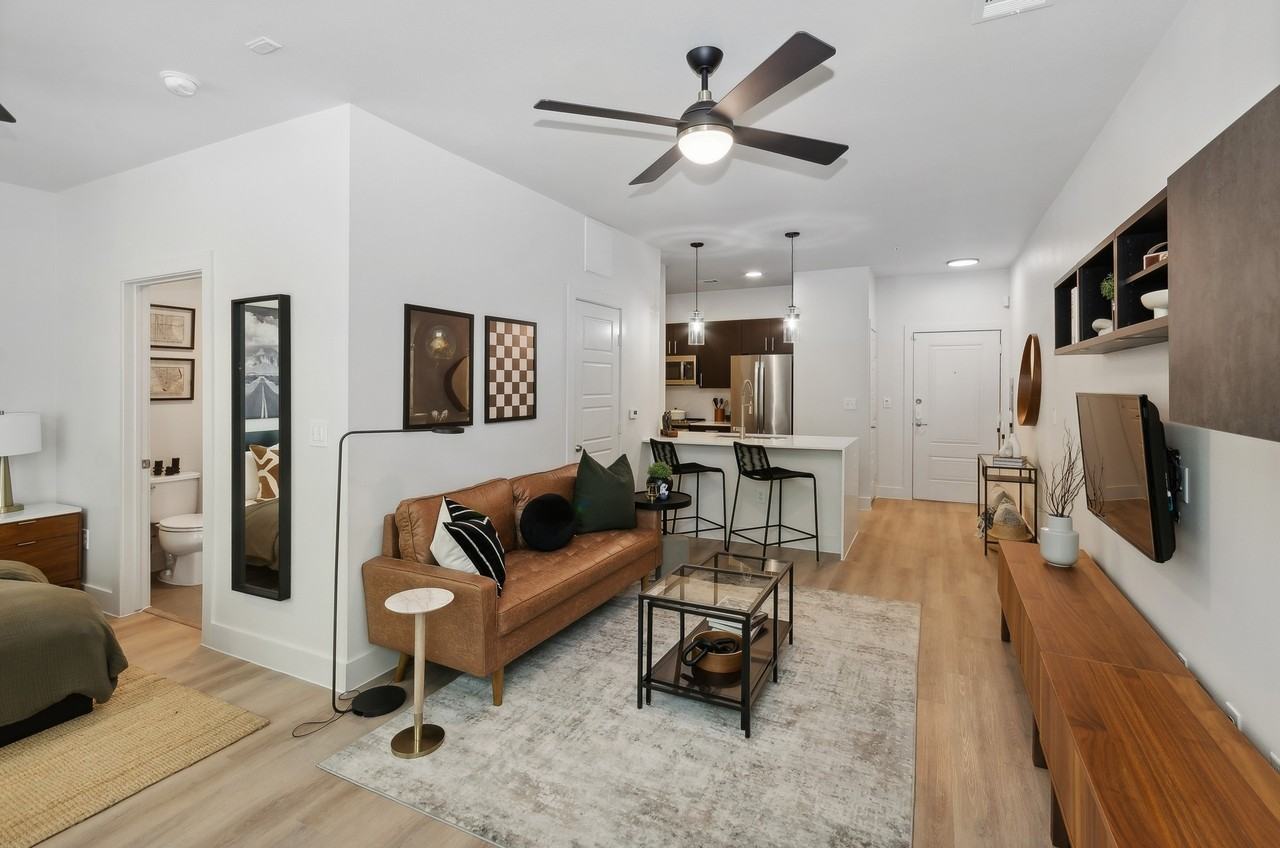 AMLI at the Ballpark - Photo 2 of 39