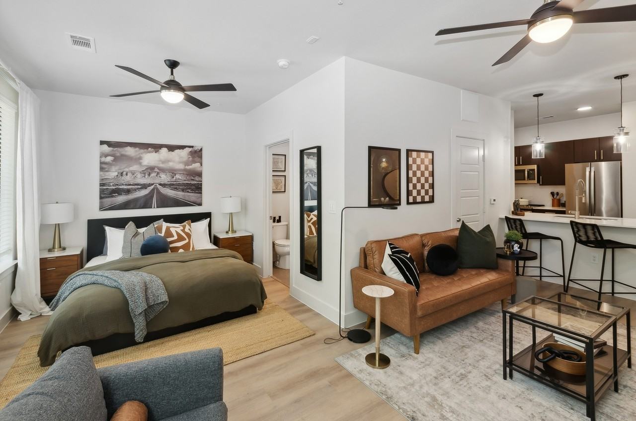 AMLI at the Ballpark - Photo 4 of 39