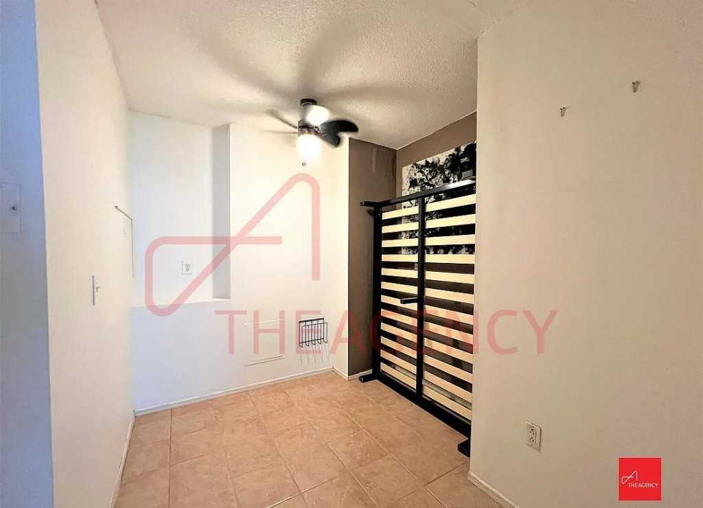 Water St #9E - Photo 3 of 7