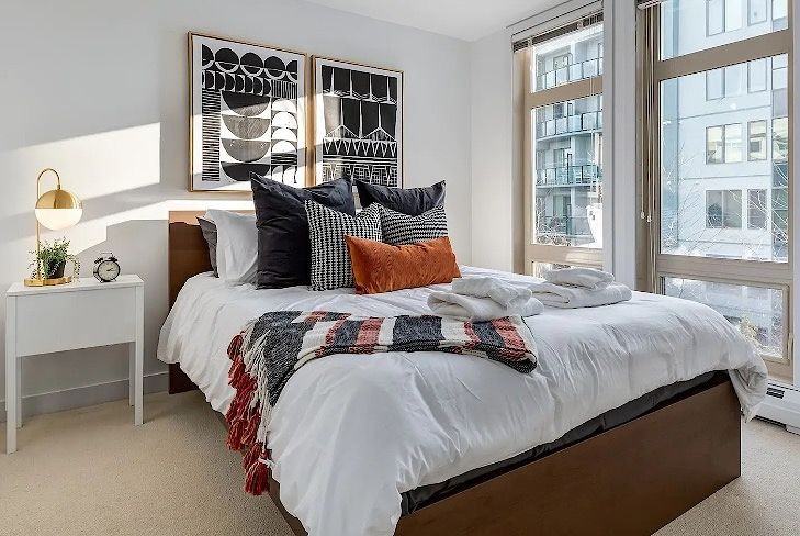 323 Tribeca #1 - Photo 4 of 41