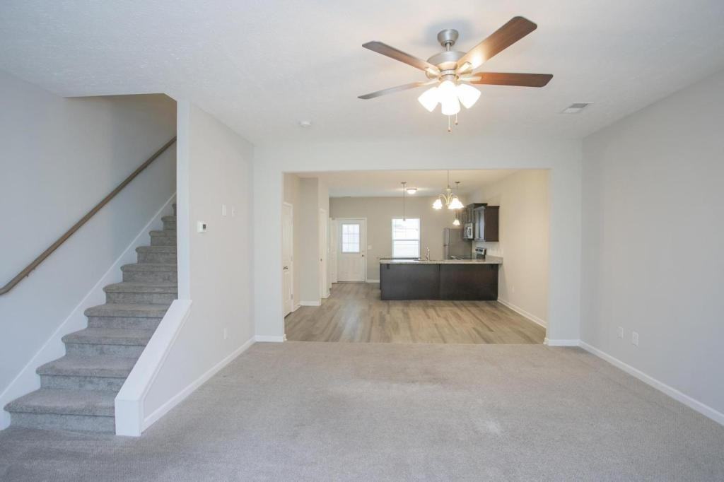 429 Rick Mccormick Dr - Photo 4 of 37
