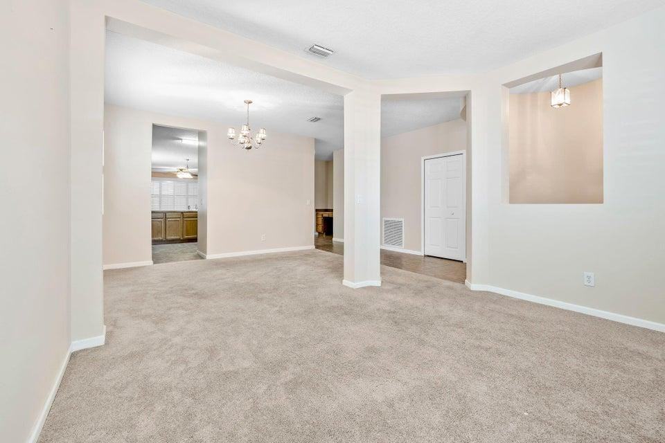 452 Cressa Cir - Photo 3 of 13