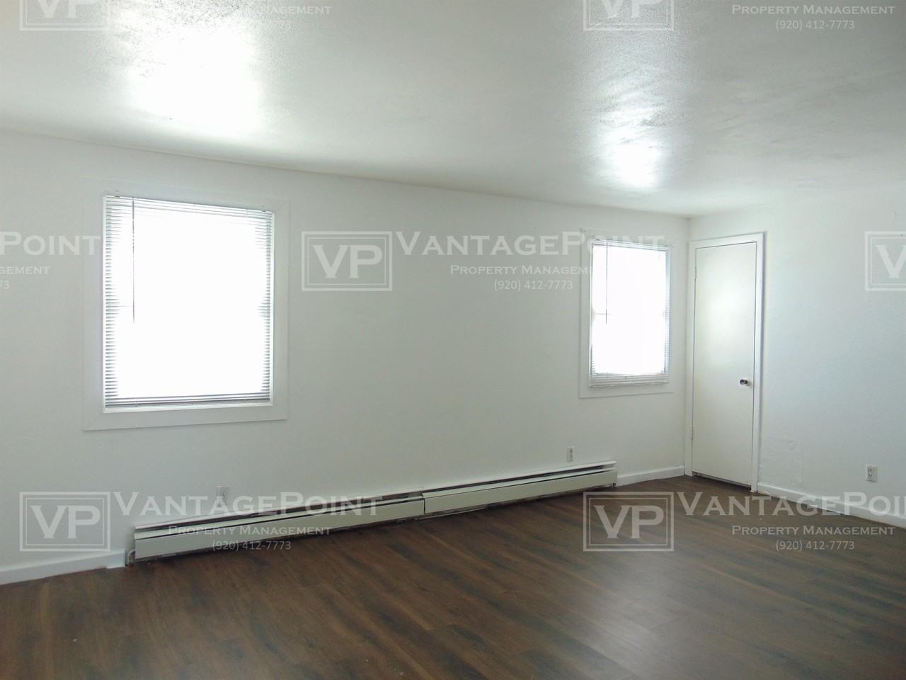 451 N Saint Bernard Dr - Photo 2 of 9