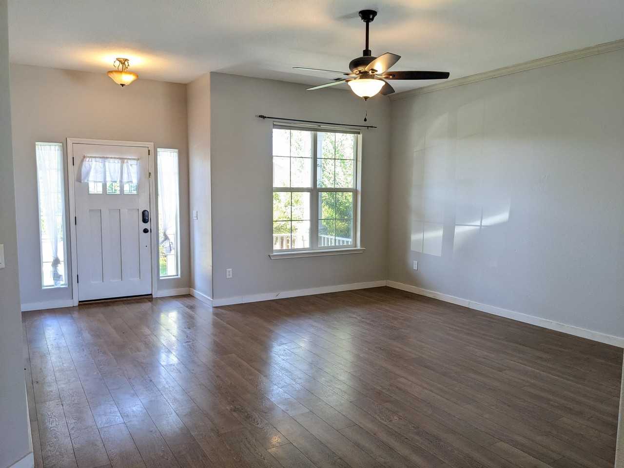 7422 Greystone Dr - Photo 2 of 22