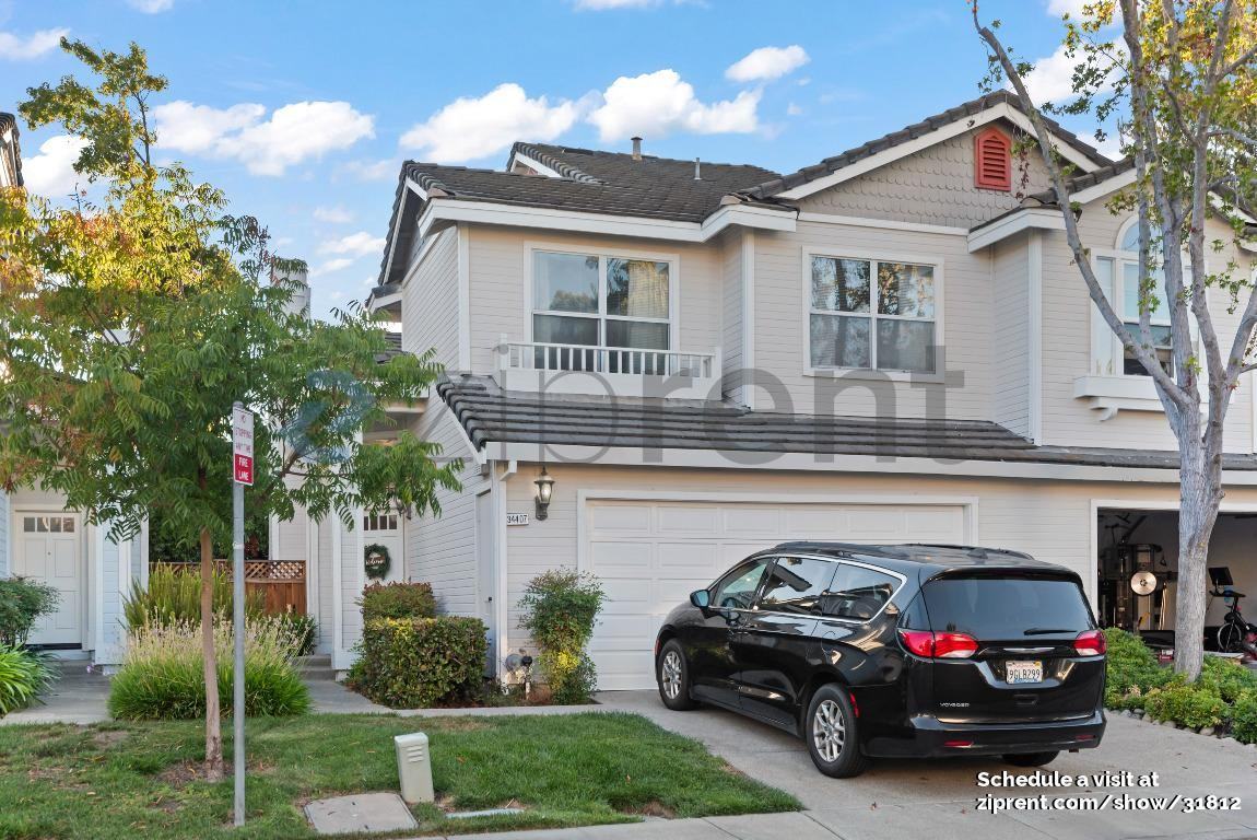 34407 Calgary Ter - Photo 2 of 36