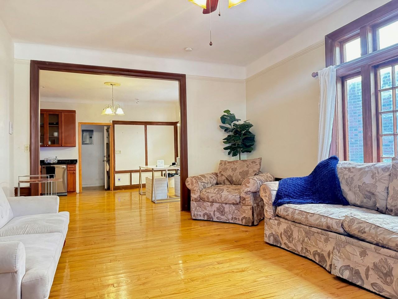 104 Bainbridge St #1 - Photo 2 of 4