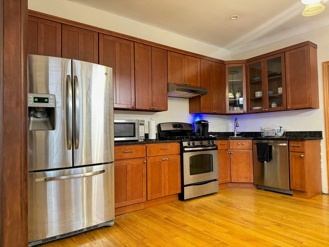 104 Bainbridge St #1 - Photo 3 of 4