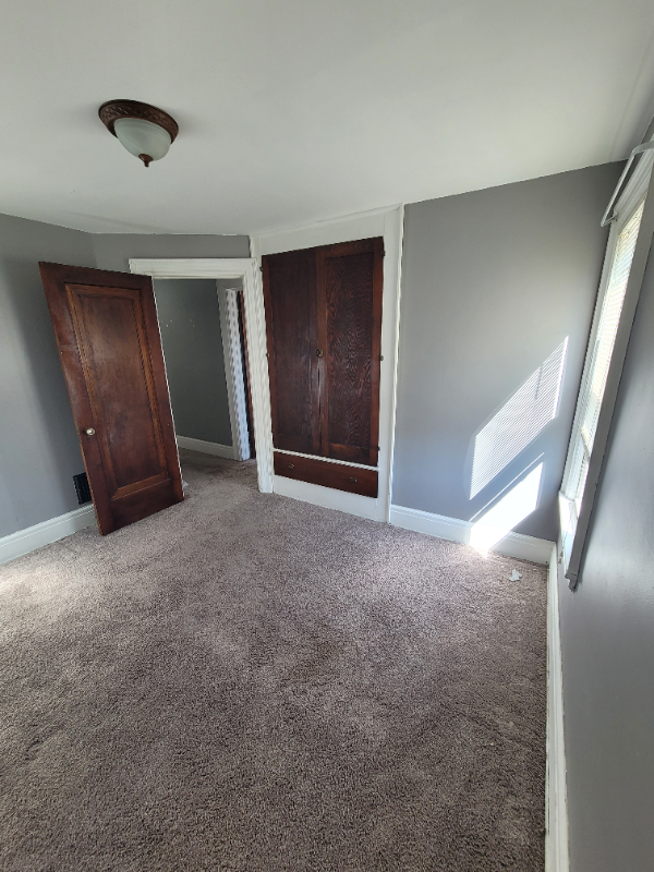 180 Avery Ave - Photo 3 of 11