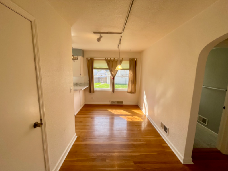 778 4th Ave E - Photo 5 of 20