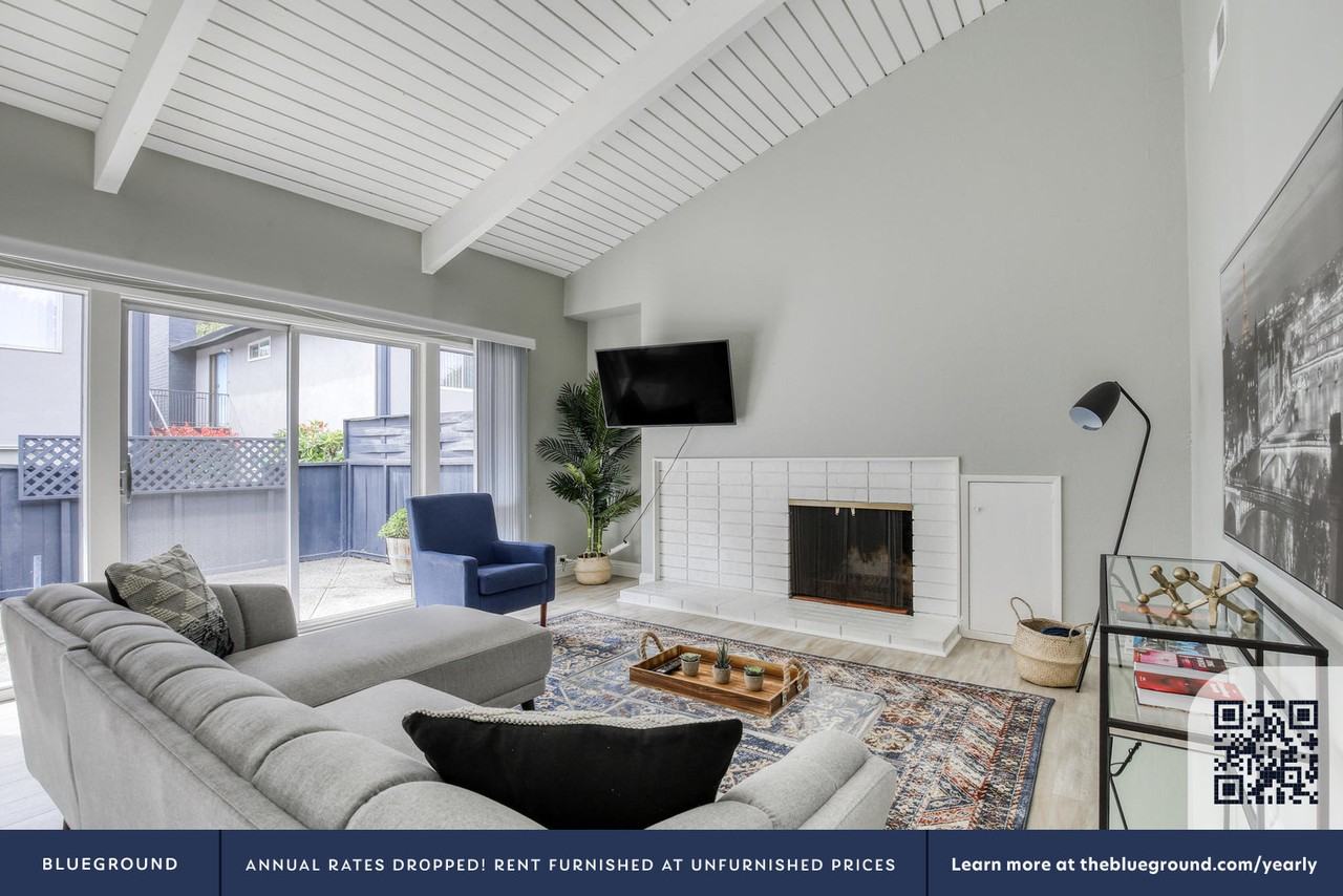 801 Middlefield Road - Photo 4 of 91