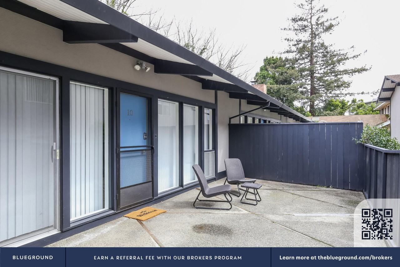 801 Middlefield Road - Photo 5 of 91