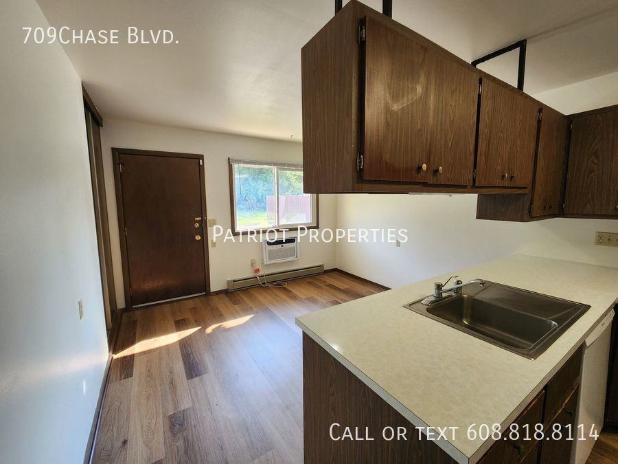 709 Chase Blvd - Photo 2 of 12