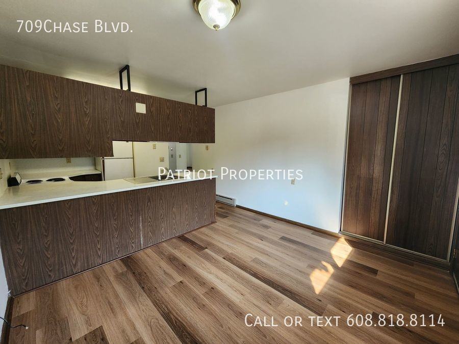 709 Chase Blvd - Photo 3 of 12