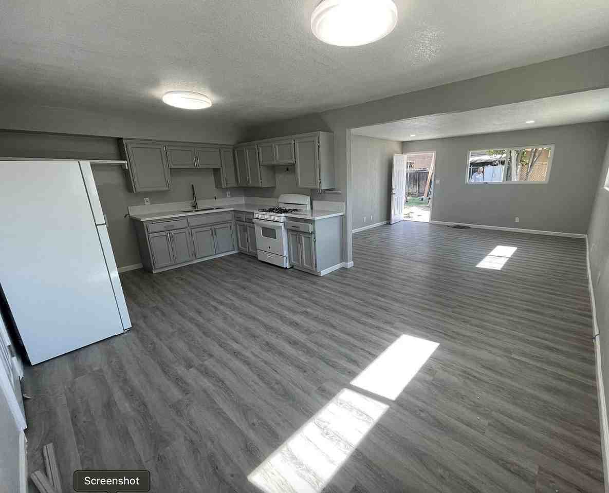 2155 S Bardell Ave Unit 201 - Photo 2 of 11